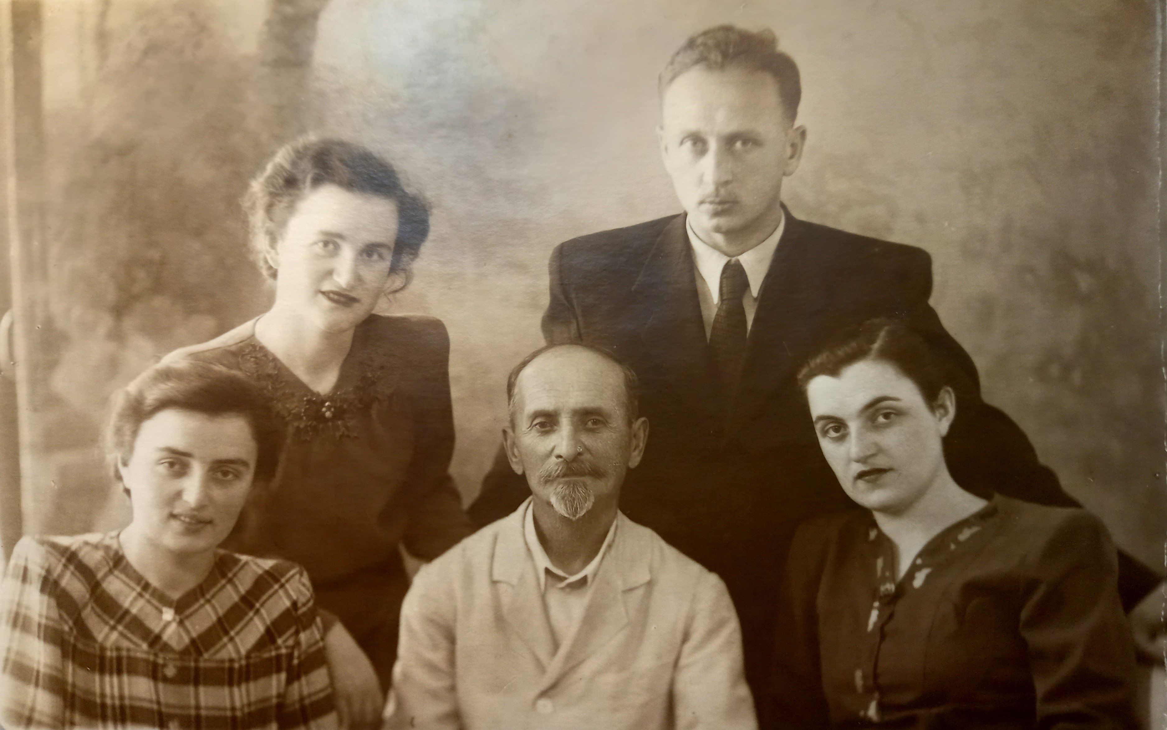 3. გველესიანების ოჯახი
