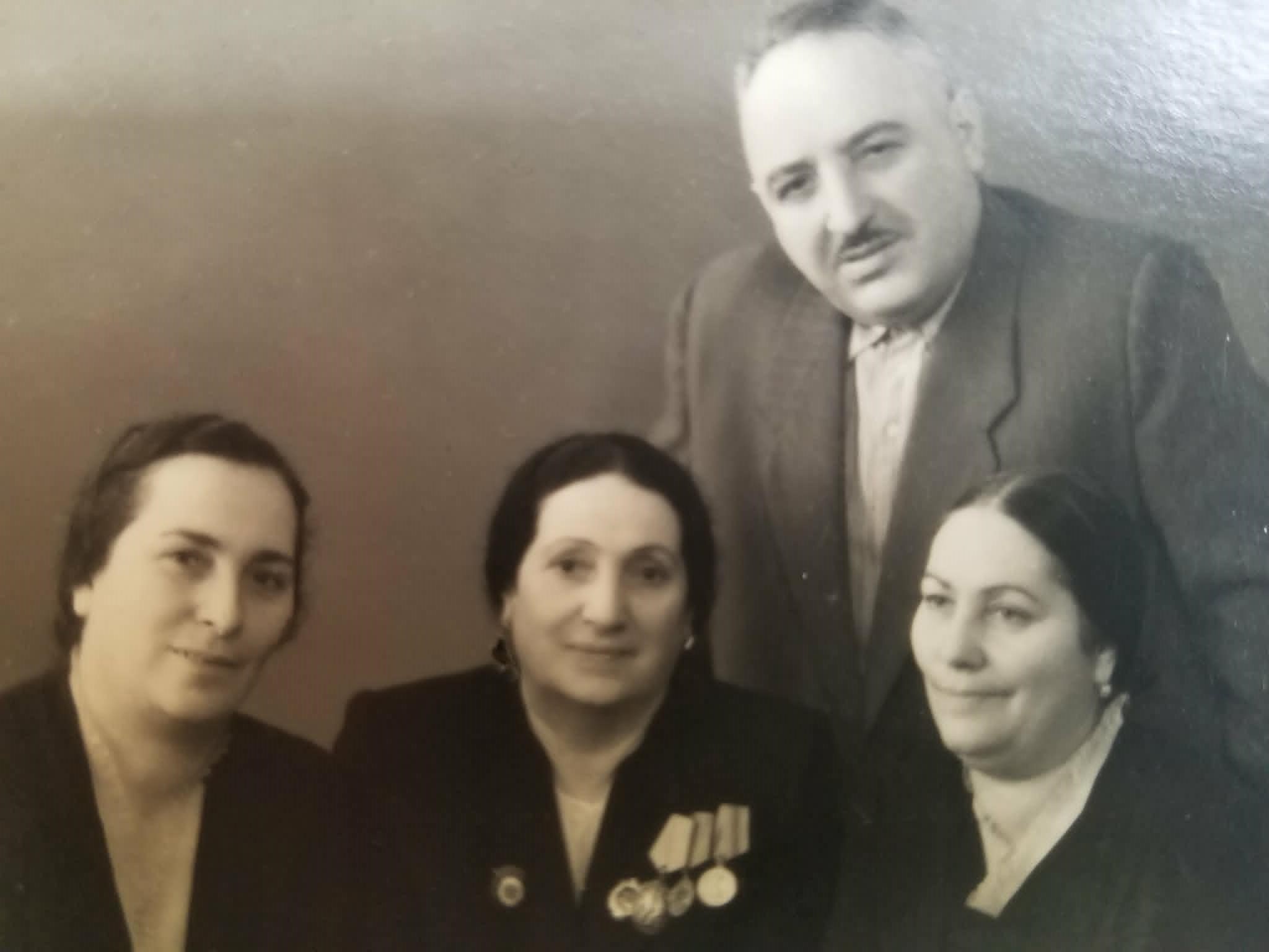 ოჯახის უფროსი თაობა
